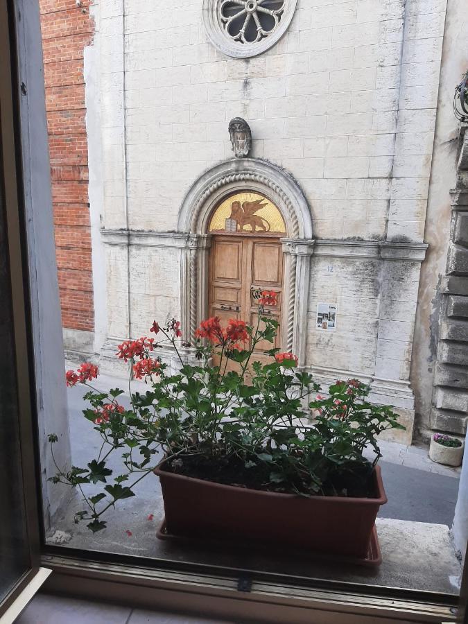 Alloggi Piazza Umberto Primo Pacentro ภายนอก รูปภาพ