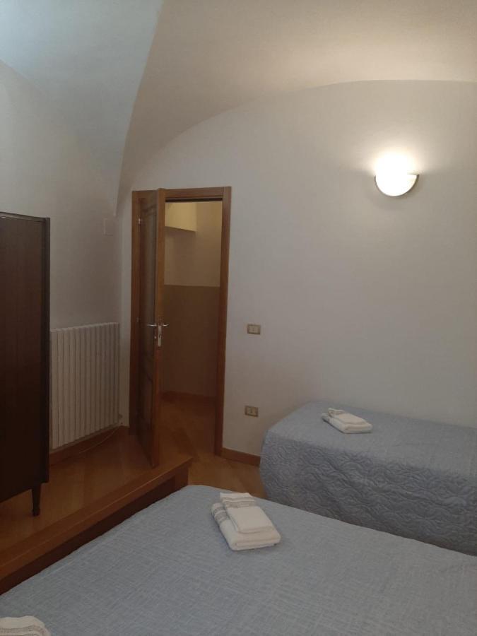 Alloggi Piazza Umberto Primo Pacentro ภายนอก รูปภาพ