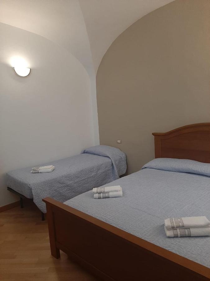 Alloggi Piazza Umberto Primo Pacentro ภายนอก รูปภาพ